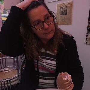 Meet your Posher, Sharon